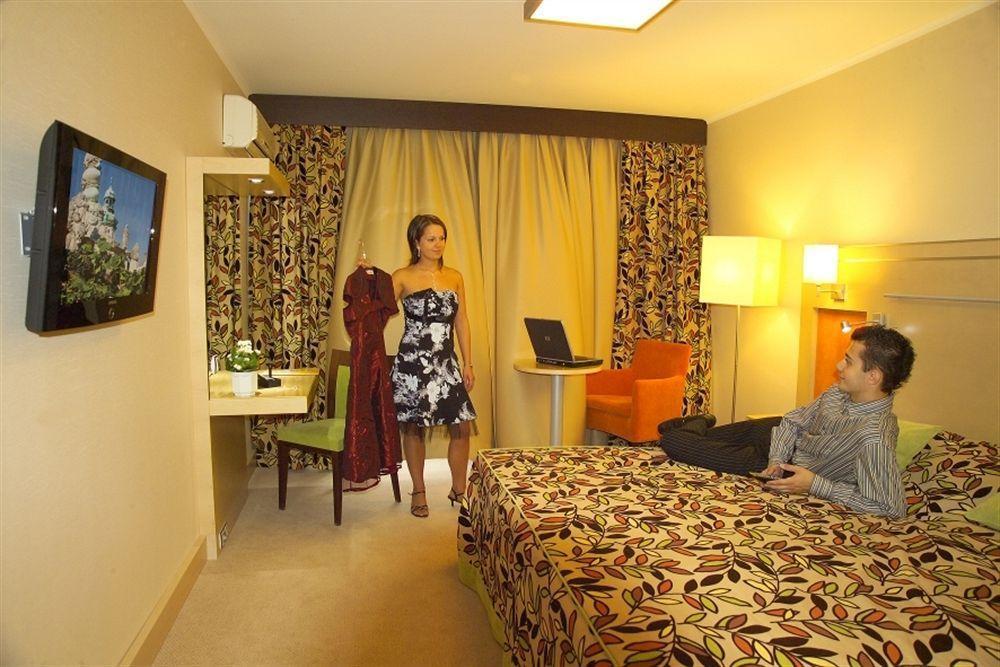 Hotel Sopron Exteriör bild