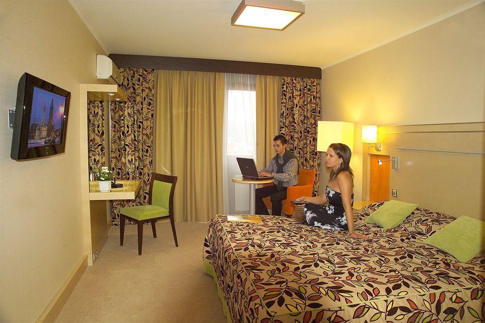 Hotel Sopron Exteriör bild