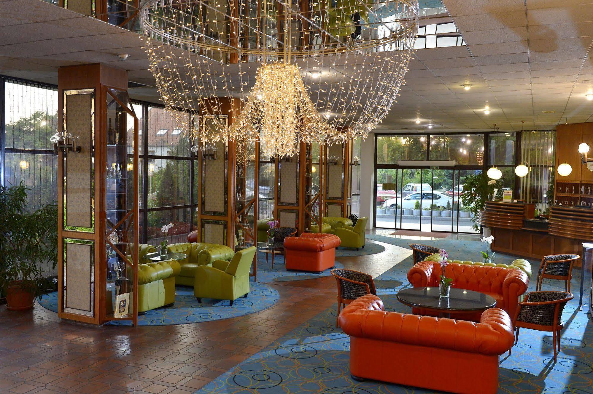 Hotel Sopron Exteriör bild