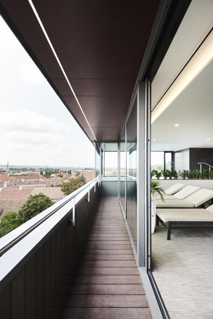 Hotel Sopron Exteriör bild